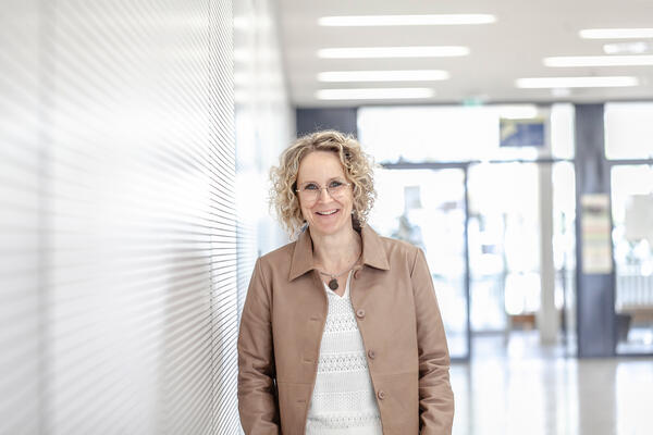 Bild vergr&ouml;&szlig;ern: Wei&szlig; Yvonne