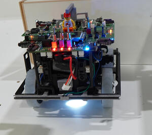 Bild vergr&ouml;&szlig;ern: Roboter - Team Robo4Future
